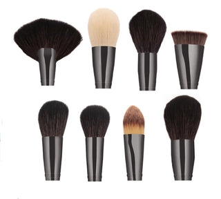 MNB8110 Blush Brush